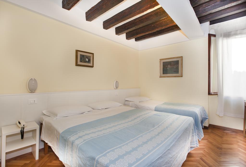 Hotel San Fantin Venecia Habitación foto